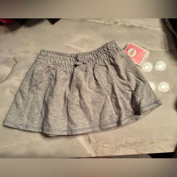 Gray toddler  Skirt 2T - Picture 1 of 4